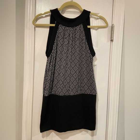 Papaya Size Size L Black Geometric Ribbed Knit Sleeveless Halter Pullover Top - Picture 1 of 12